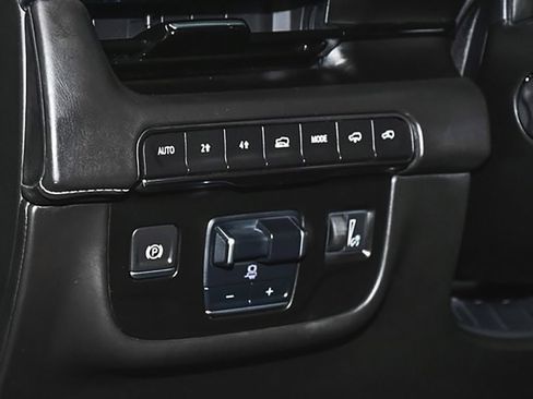 Used 2022 Cadillac Escalade Premium Luxury Platinum image 19