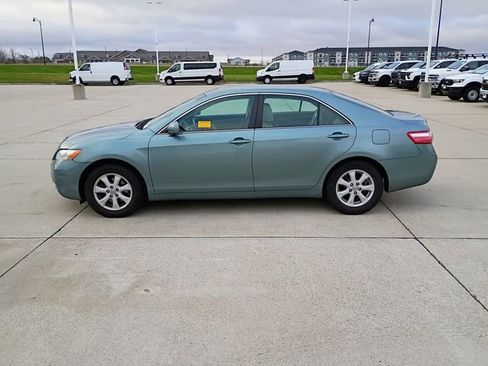 Used 2009 Toyota Camry LE image 4