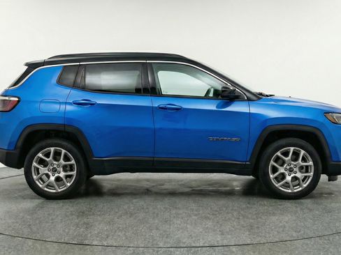 Used 2025 Jeep Compass Limited AWD/4WD image 11