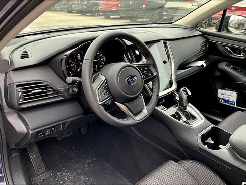 Used 2025 Subaru Outback Premium image 8