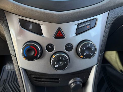 Used 2016 Chevrolet Trax LT w/ LT Convenience Package image 33