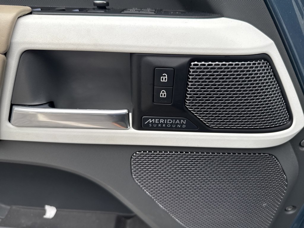 Used 2020 Land Rover Defender 110 HSE AWD/4WD image 9