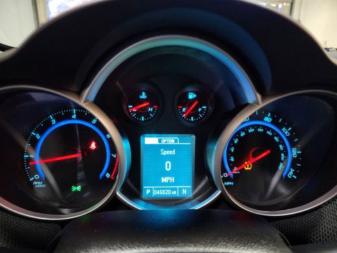 Used 2016 Chevrolet Cruze LT image 38