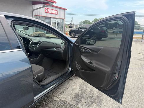 Used 2020 Chevrolet Malibu LT FWD image 16