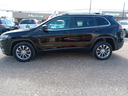 Used 2019 Jeep Cherokee Latitude Plus image 4