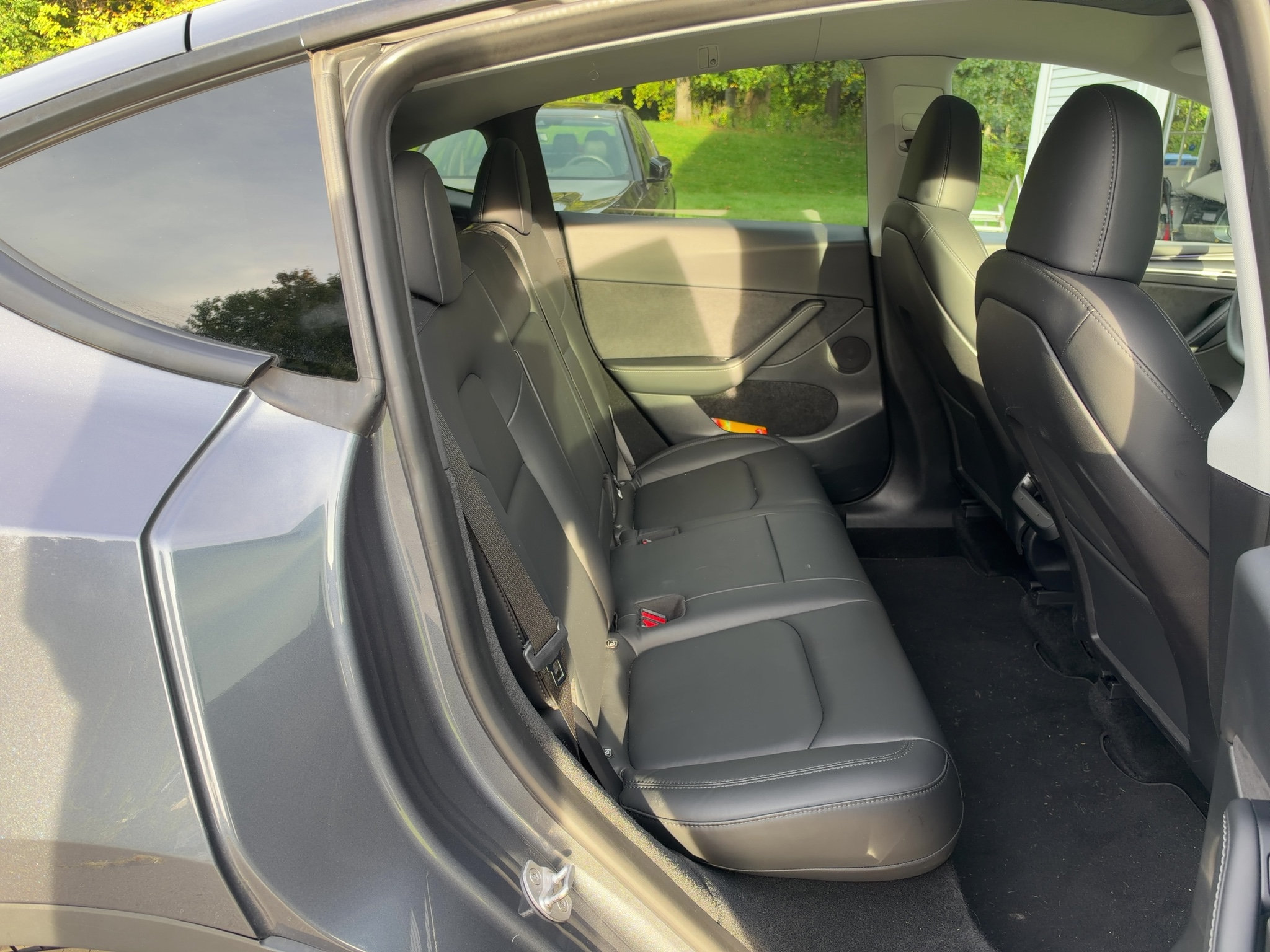 Used 2023 Tesla Model Y Long Range AWD/4WD image 3