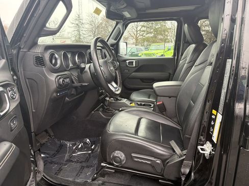 Used 2022 Jeep Wrangler Unlimited Sahara w/ Cold Weather Group AWD/4WD image 12