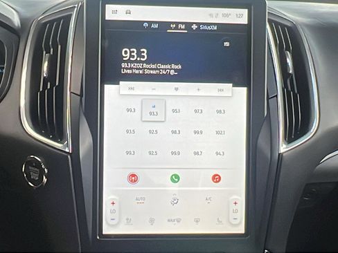 Used 2022 Ford Edge Titanium image 24