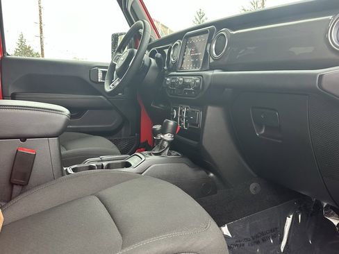 Used 2023 Jeep Wrangler Sahara image 17