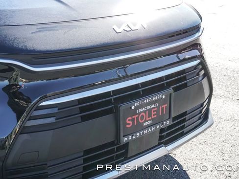 Used 2025 Kia Niro EX image 13