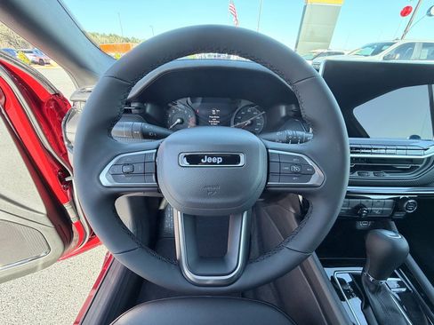 New 2026 Jeep Compass Latitude image 12