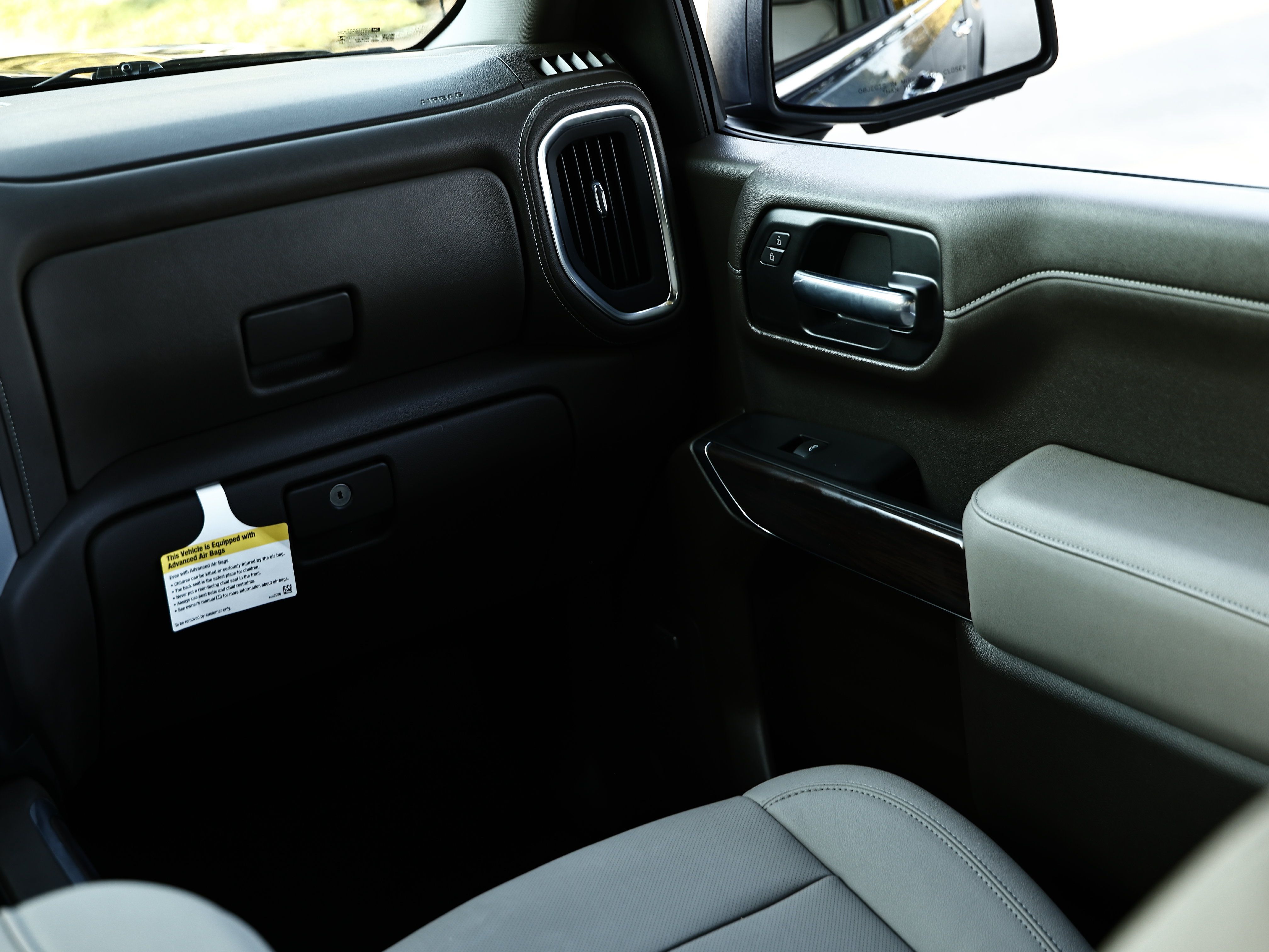 Used 2022 GMC Sierra 1500 SLT AWD/4WD image 32