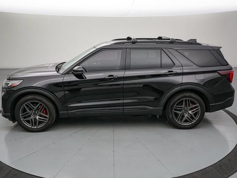 Certified 2025 Ford Explorer ST AWD/4WD image 7