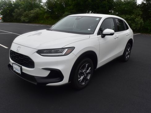 New 2026 Honda HR-V LX image 1