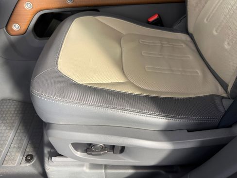 Used 2022 Land Rover Defender 110 X-Dynamic SE image 11