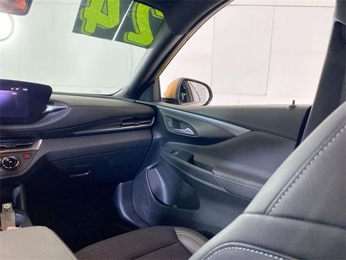 Used 2024 Buick Envista Preferred w/ Convenience I Package image 11