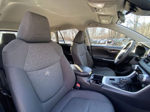 Used 2024 Toyota RAV4 XLE image 28