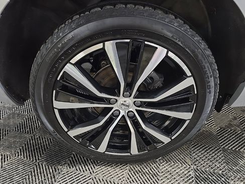 Used 2023 Volvo XC60 B5 Plus image 14