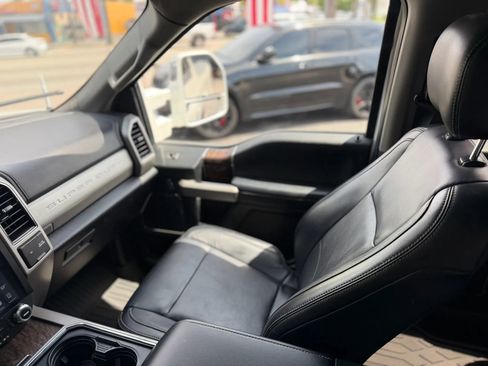 Used 2019 Ford F250 Lariat w/ Lariat Ultimate Package AWD/4WD image 22