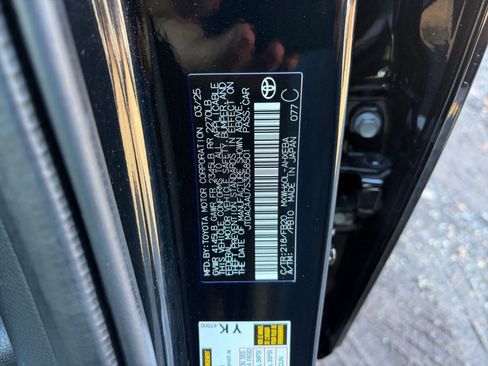 Used 2025 Toyota Prius LE image 27