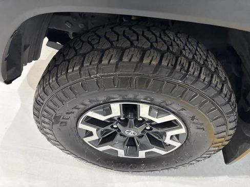 Used 2021 Toyota Tacoma TRD Off-Road image 40