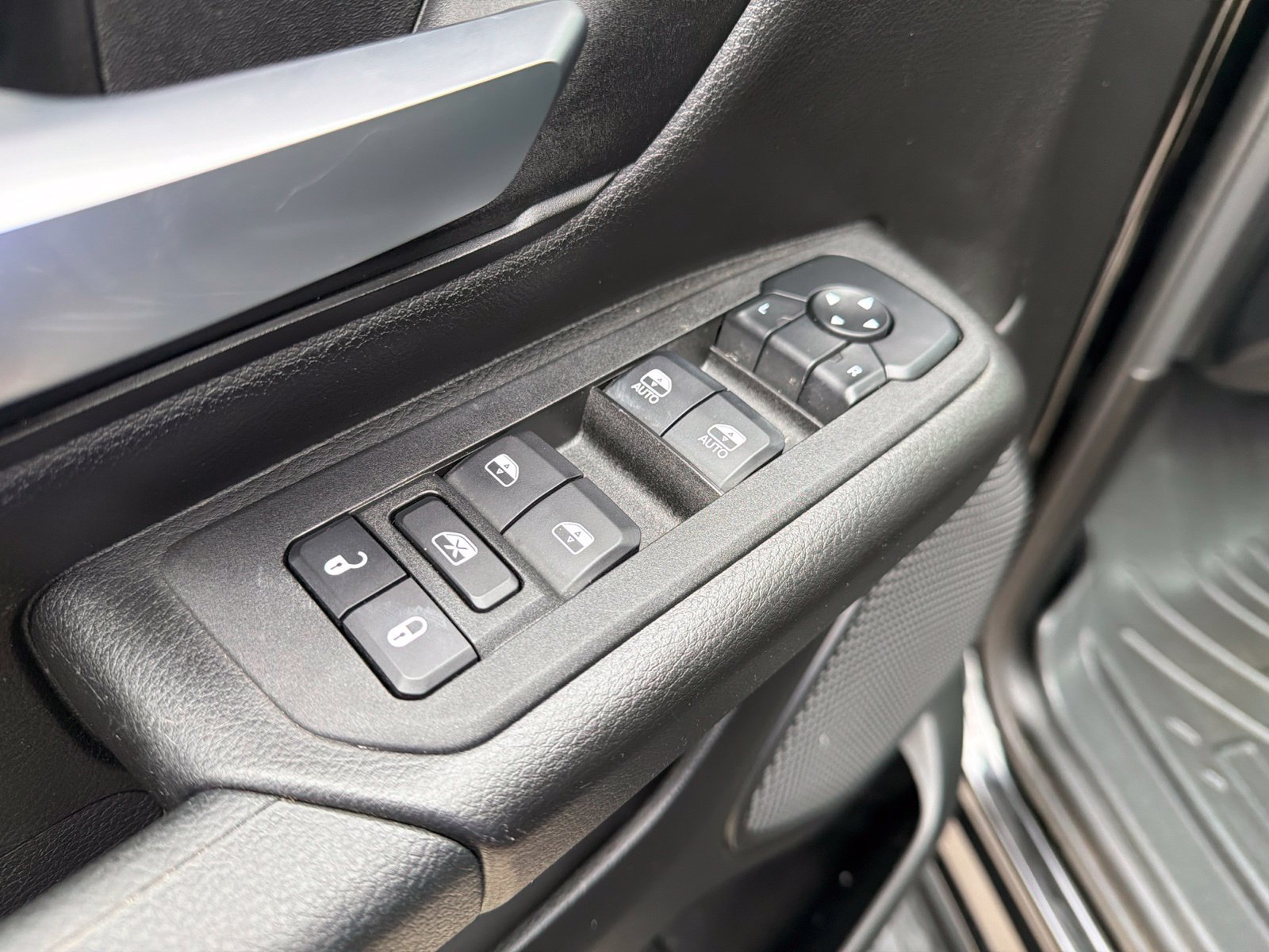 Used 2025 RAM 1500 Tradesman AWD/4WD image 15