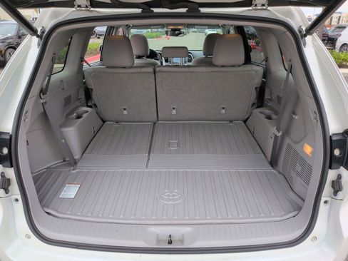 Used 2019 Toyota Highlander Limited image 31
