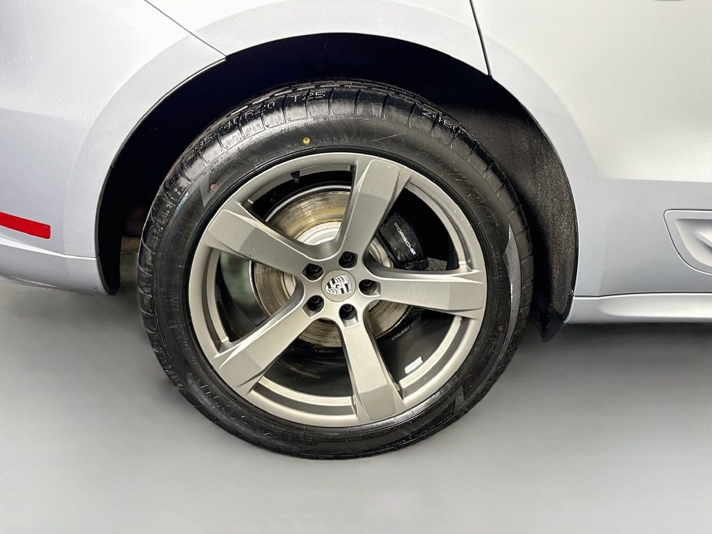 Used 2023 Porsche Macan AWD/4WD image 32