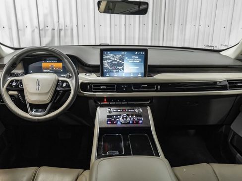 Used 2022 Lincoln Aviator Reserve w/ Equipment Group 201A AWD/4WD image 13