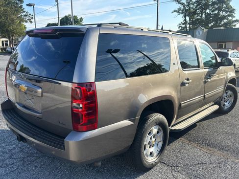 Used 2014 Chevrolet Suburban LT AWD/4WD image 5