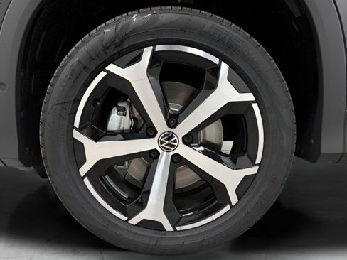 New 2026 Volkswagen Tiguan SE AWD/4WD image 20