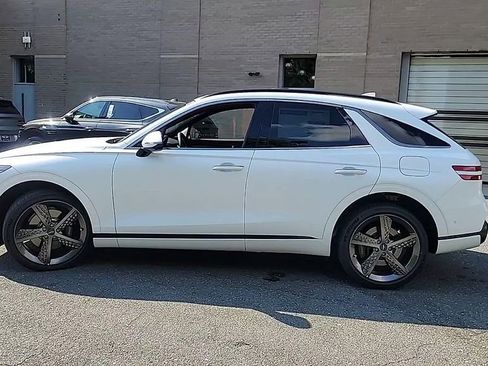 Used 2024 Genesis GV70 3.5T Sport w/ Sport Prestige Package AWD/4WD image 5