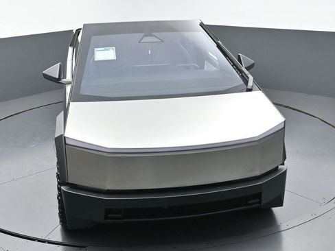 Used 2024 Tesla Cybertruck AWD Crew Cab image 38