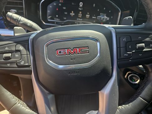 Used 2024 GMC Sierra 1500 SLT AWD/4WD image 9