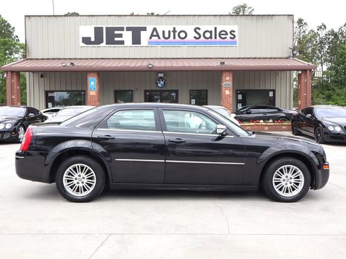 Used 2008 Chrysler 300 Touring RWD image 8