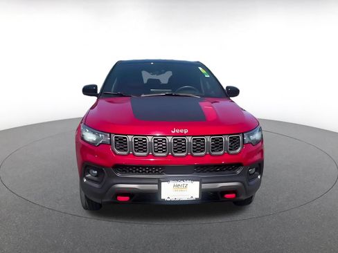 Used 2025 Jeep Compass Trailhawk AWD/4WD image 10