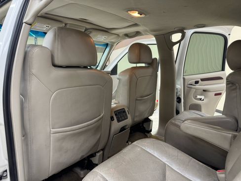 Used 2005 Cadillac Escalade AWD image 26