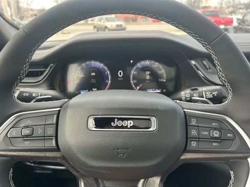 New 2026 Jeep Grand Cherokee Limited w/ Limited Altitude Package AWD/4WD image 18