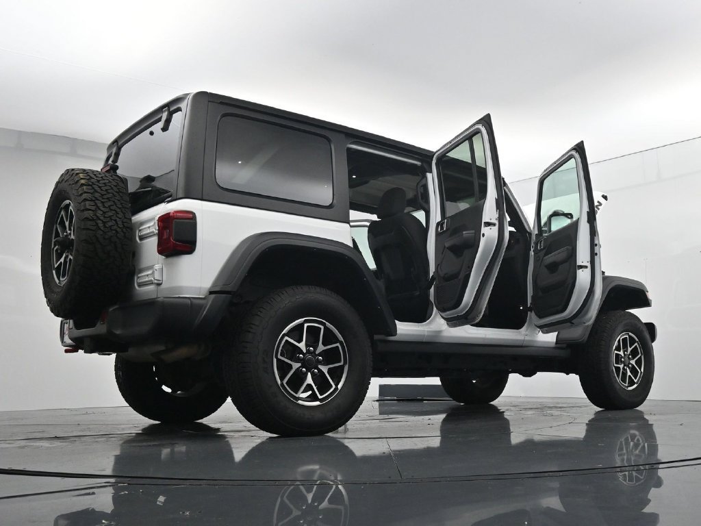 Used 2024 Jeep Wrangler Unlimited Rubicon AWD/4WD image 43