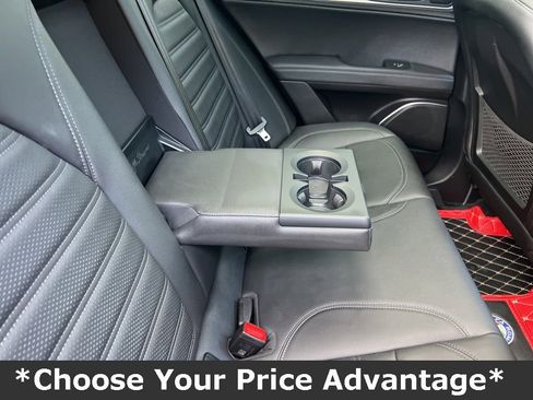 Used 2022 Alfa Romeo Stelvio Veloce image 22