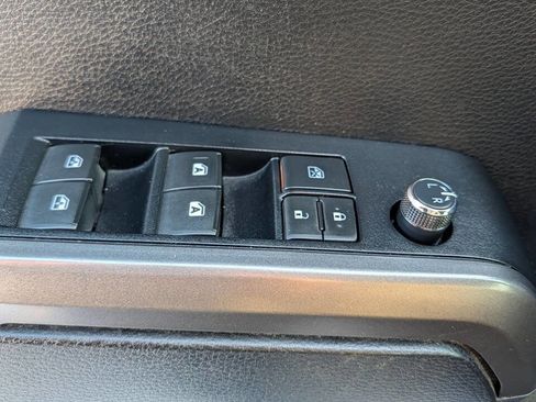 Used 2017 Toyota Tacoma TRD Sport w/ Tow Package image 16