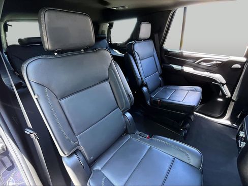 Used 2024 GMC Yukon Denali RWD image 18