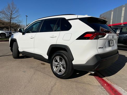 Used 2025 Toyota RAV4 XLE image 8