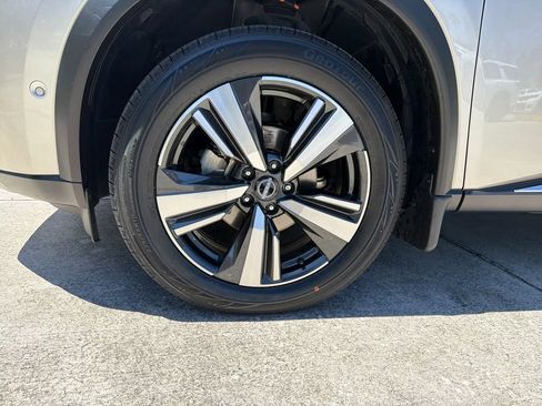 Used 2023 Nissan Rogue Platinum w/ Platinum Premium Package FWD image 12