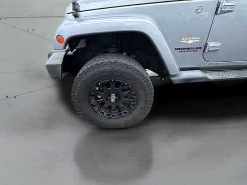 Used 2013 Jeep Wrangler Unlimited Sahara w/ Connectivity Group AWD/4WD image 37