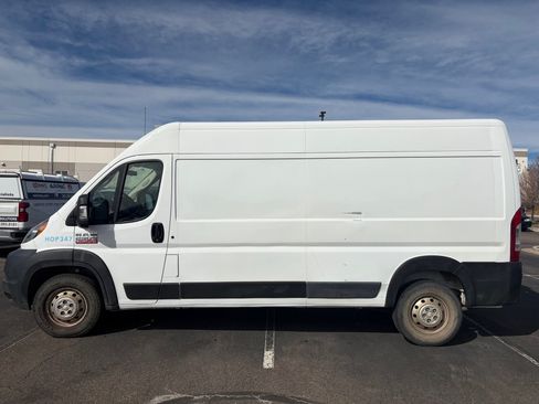 Used 2021 RAM ProMaster 2500 FWD image 2