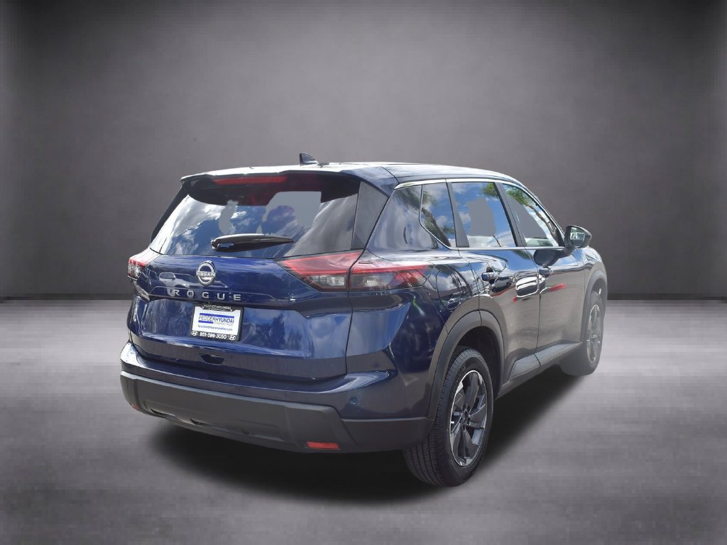 Used 2025 Nissan Rogue SV FWD image 8