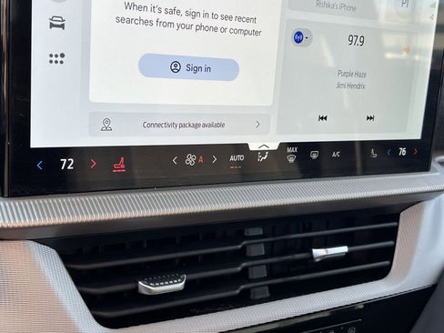 Used 2025 Ford Explorer Active image 20