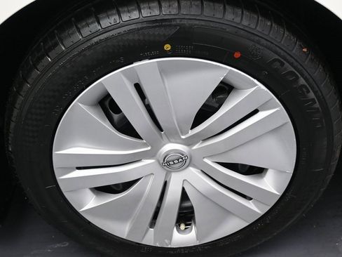 Used 2023 Nissan Leaf S image 40