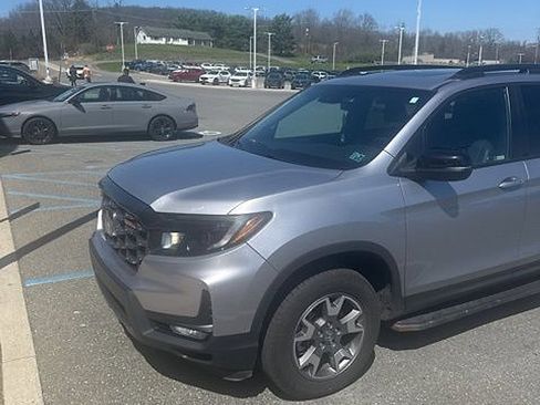 Used 2023 Honda Passport TrailSport image 3